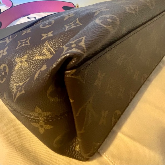 Louis Vuitton Besace shoulder tote - Picture 6 of 14